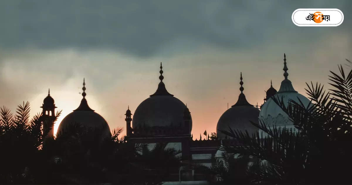 পাকিস্তানে আহমেদাদি সম্প্রদায়ের ৩টি মসজিদ ভেঙে দিল দুষ্কৃতীরা